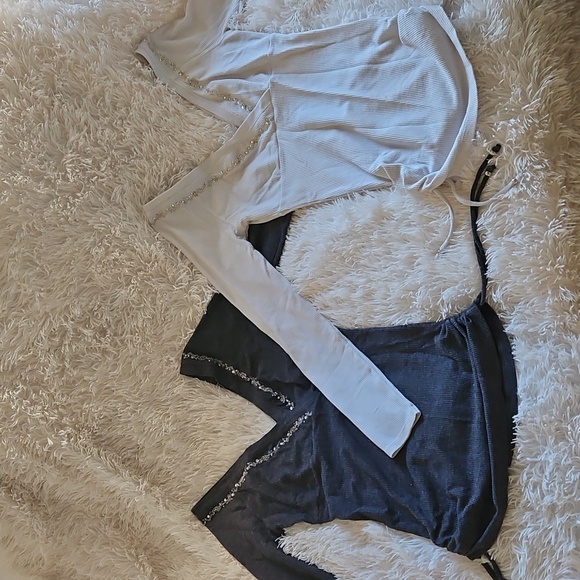 🩶🖤🤍GUESS BLING V NECK SWEATER THERMAL SCRUNCH TOPS BUNDLE🤍🖤🩶 - Picture 1 of 11